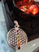 Charger l'image dans la galerie, Collier en pierres semie-précieuses