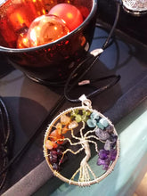 Charger l'image dans la galerie, Collier en pierres semie-précieuses