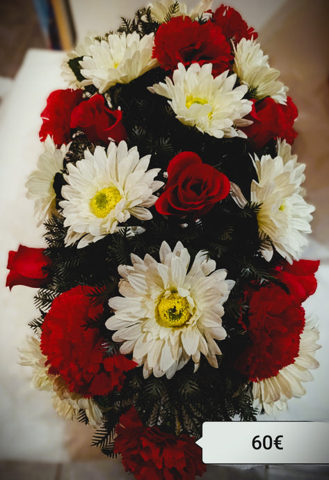 Montage mortuaire couché en fleurs de tissu