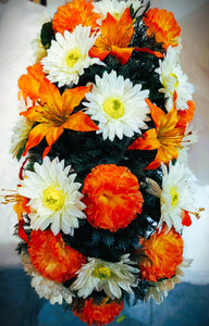 Montage mortuaire couché en fleurs de tissu
