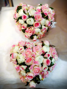 Montage mortuaire : coeur en fleurs de tissu