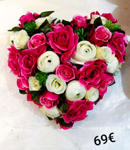 Montage mortuaire : coeur en fleurs de tissu