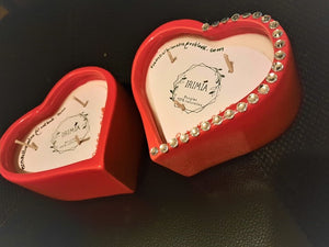 Saint-valentin :Bougie artisanale "Irimia" dans un coeur en céramique rouge