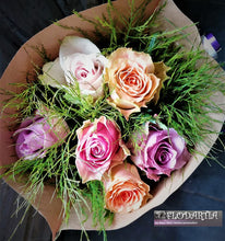 Charger l&#39;image dans la galerie, Bouquet de fleurs naturelles : divers modèles de bouquets de ROSES