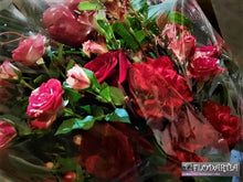 Charger l&#39;image dans la galerie, Bouquet de fleurs naturelles : Rosa
