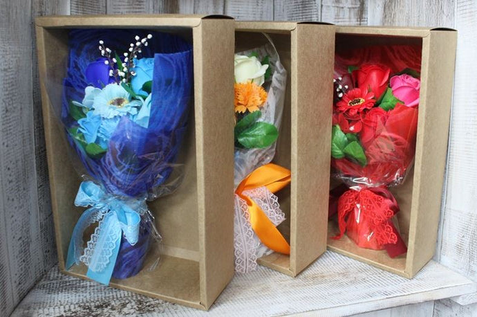 FLOWER : bouquet de fleurs en savon dans sa box en carton