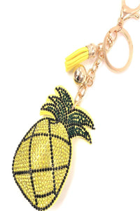 Porte clé ananas orné de petit strass dessus avec pompon.