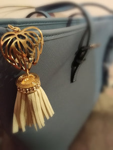 Porte Clés métal couleur doré serti de Strass Bijoux de Sac Cœur Filigrane pompon Skaï