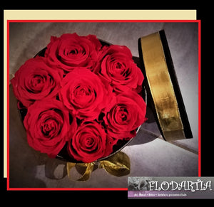 Flowerbox medium avec roses éternelles et ruban